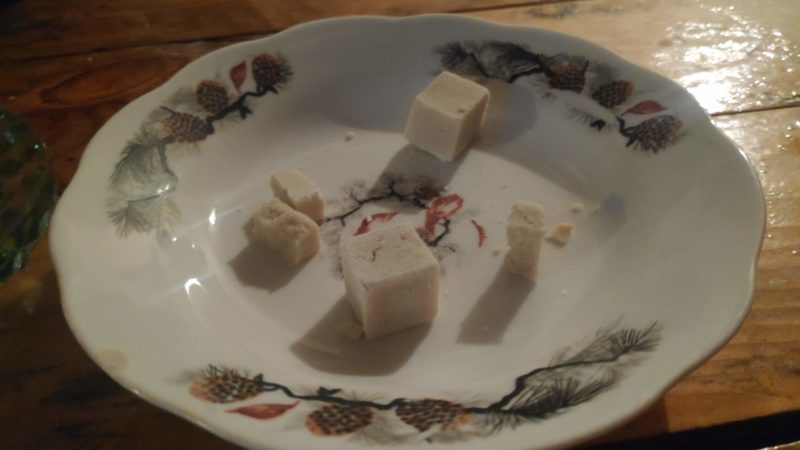 角砂糖の様な乾燥チーズ「クルト」