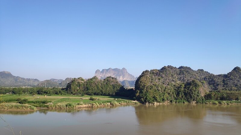 ミャンマー、パアンのバットケーブからの景色